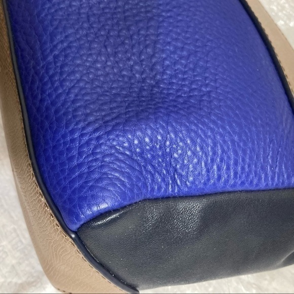 Marc by Marc Jacobs
Sheltered Island Colorblock Blue Multi Leather Messenger Bag - Picture 6 of 10